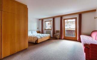 Apartment, 2 Bedrooms (6 people) | Free WiFi, bed sheets