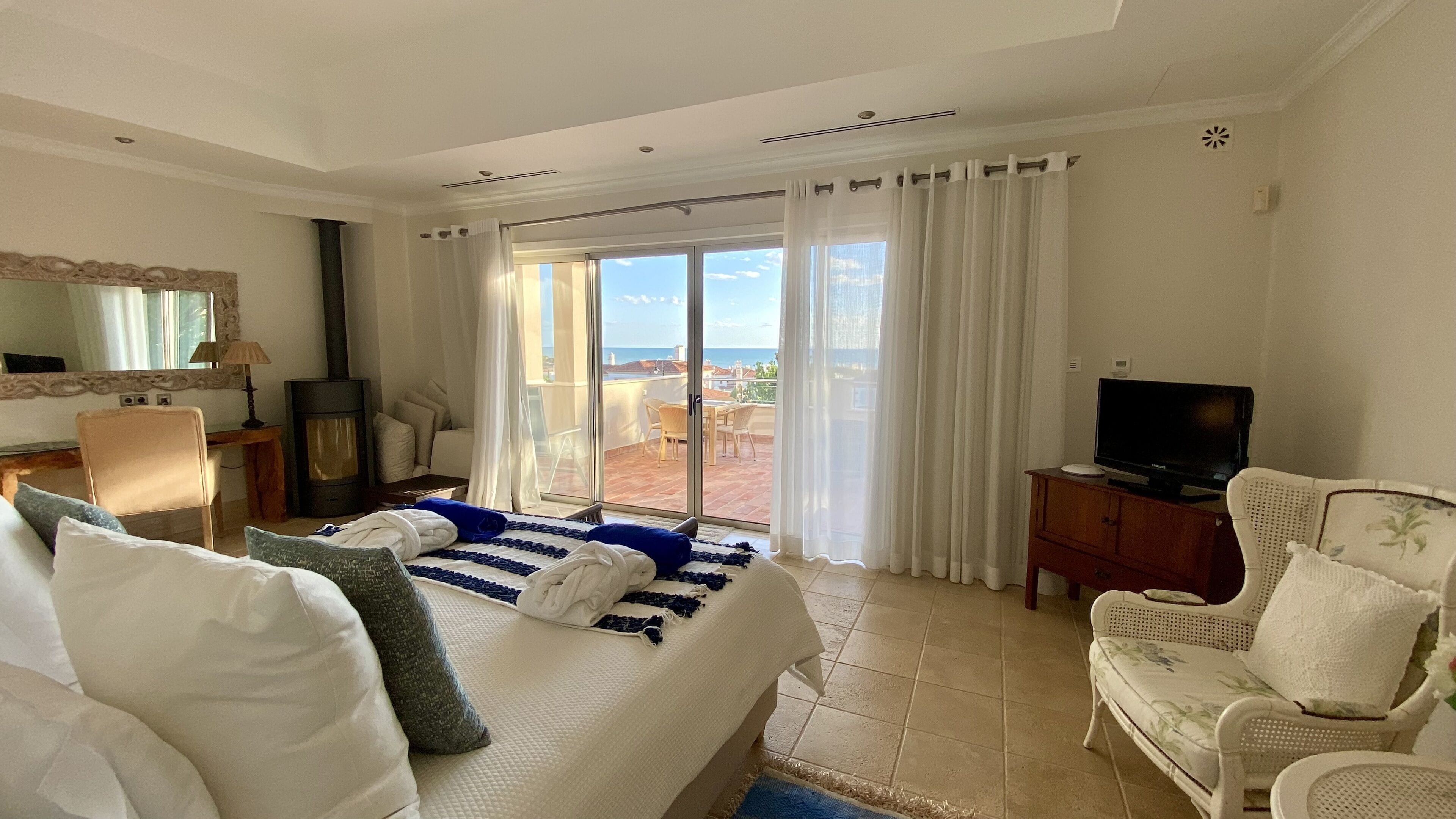 Superior-Villa, 4 Schlafzimmer | Allergikerbettwaren, Zimmersafe, Verdunkelungsvorhänge