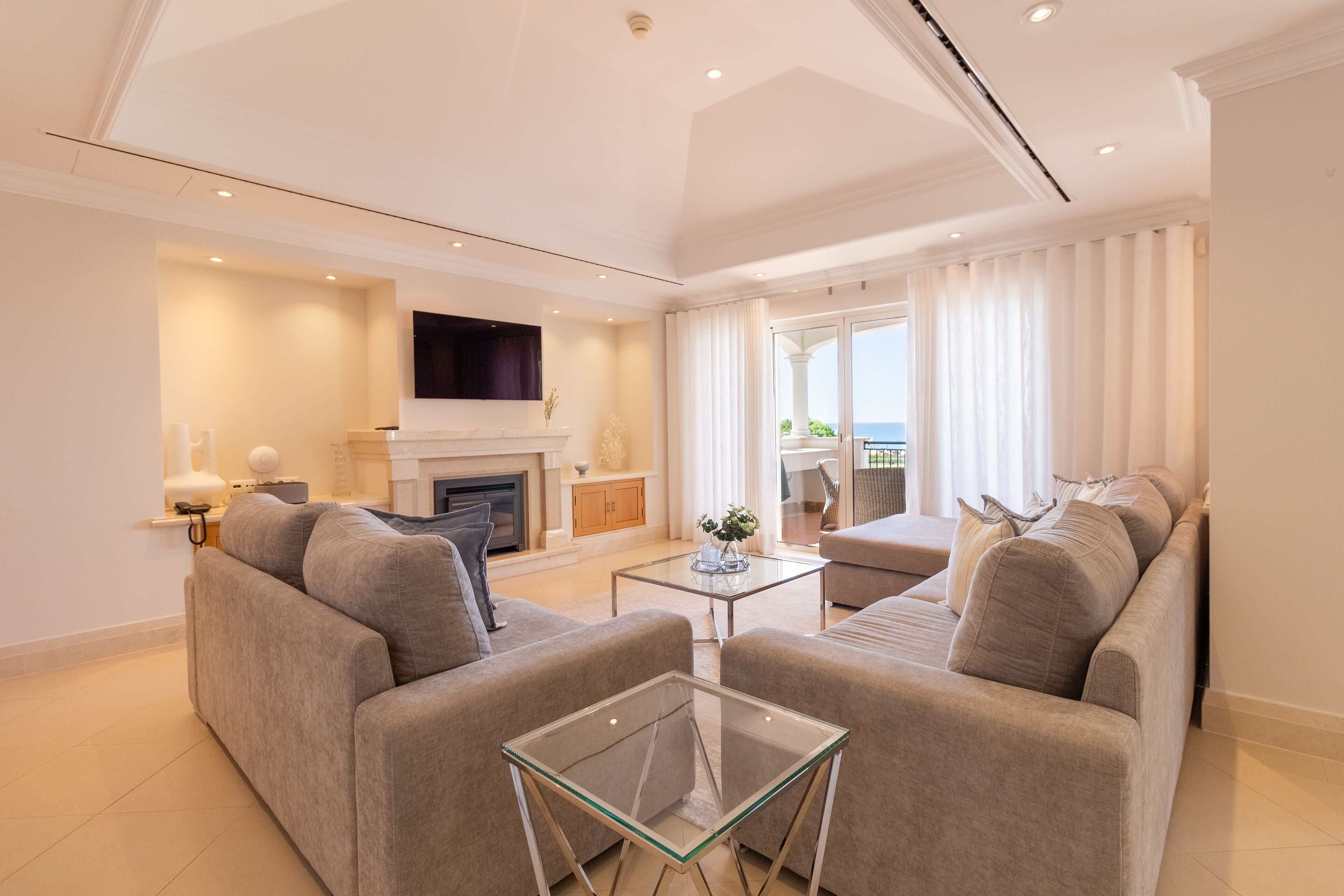 公寓, 3 间卧室, 按摩浴缸, 部分海洋景观 (First floor) | 起居 区 | 平板电视、壁炉