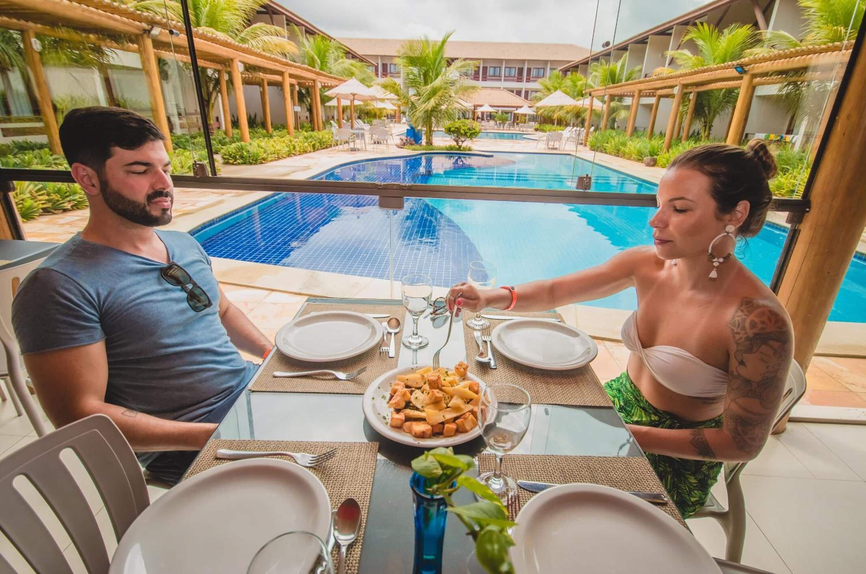 breakfast, lunch and dinner served