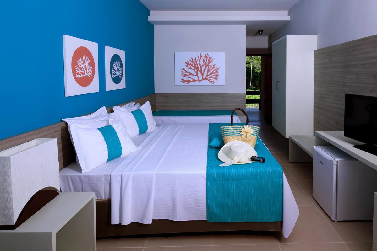 Minibar, coffre-fort, rideaux d’obscurcissement, accès au Wi-Fi (inclus)