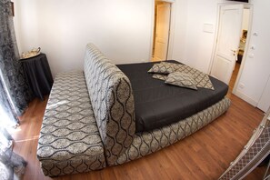 Quarto casal | Roupas de cama premium, frigobar, cofres nos quartos, berços (sobretaxa)