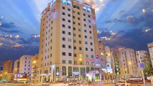 A multi-story hotel with a prominent signage for 'Best Western Plus' and 'Samaya'. - Best Western Plus Salmiya (Salmiya)