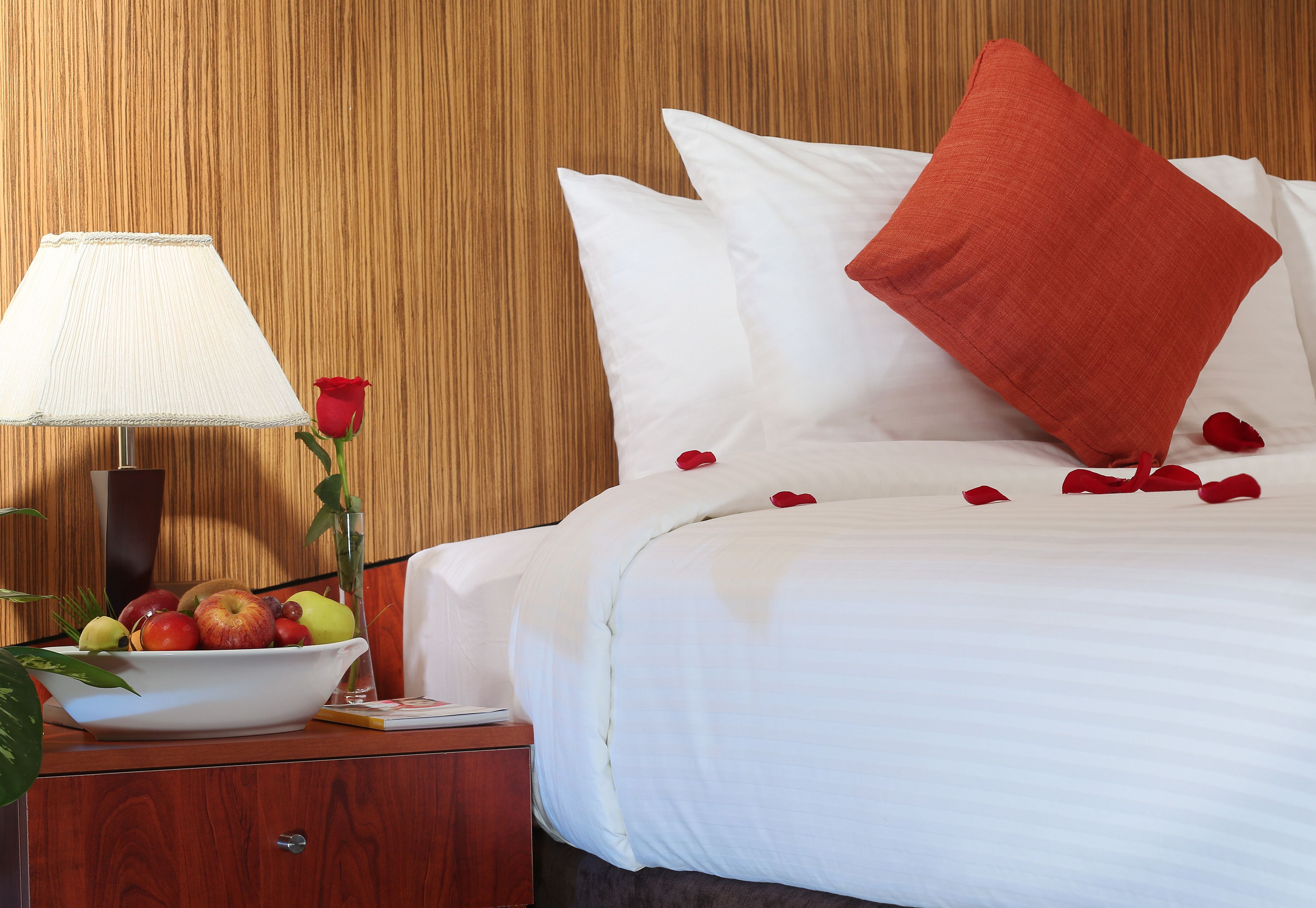 junior suite, 1 king bed | minibar, in-room safe, free cots/infant beds, rollaway beds