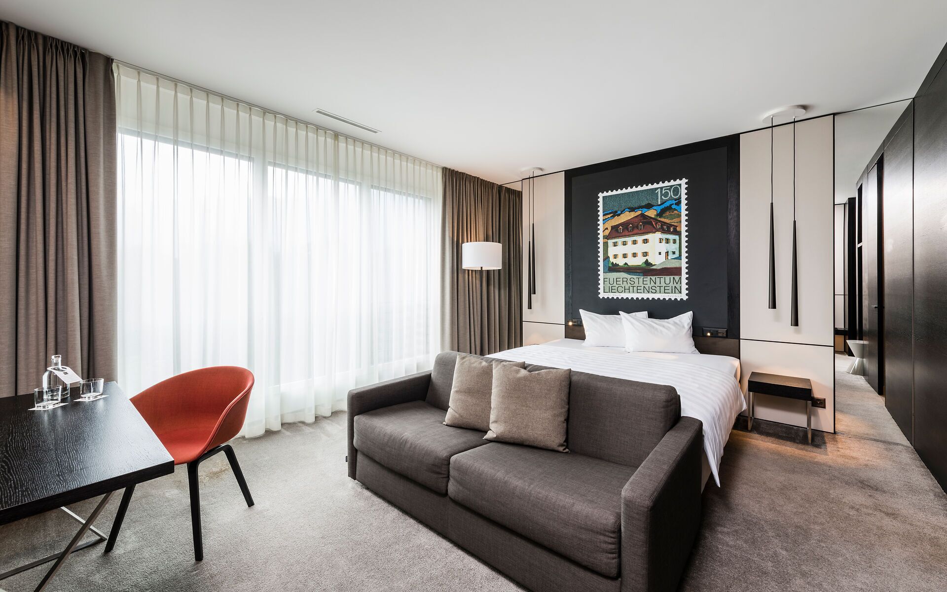 Junior Suite | Premium bedding, in-room safe, desk, laptop workspace