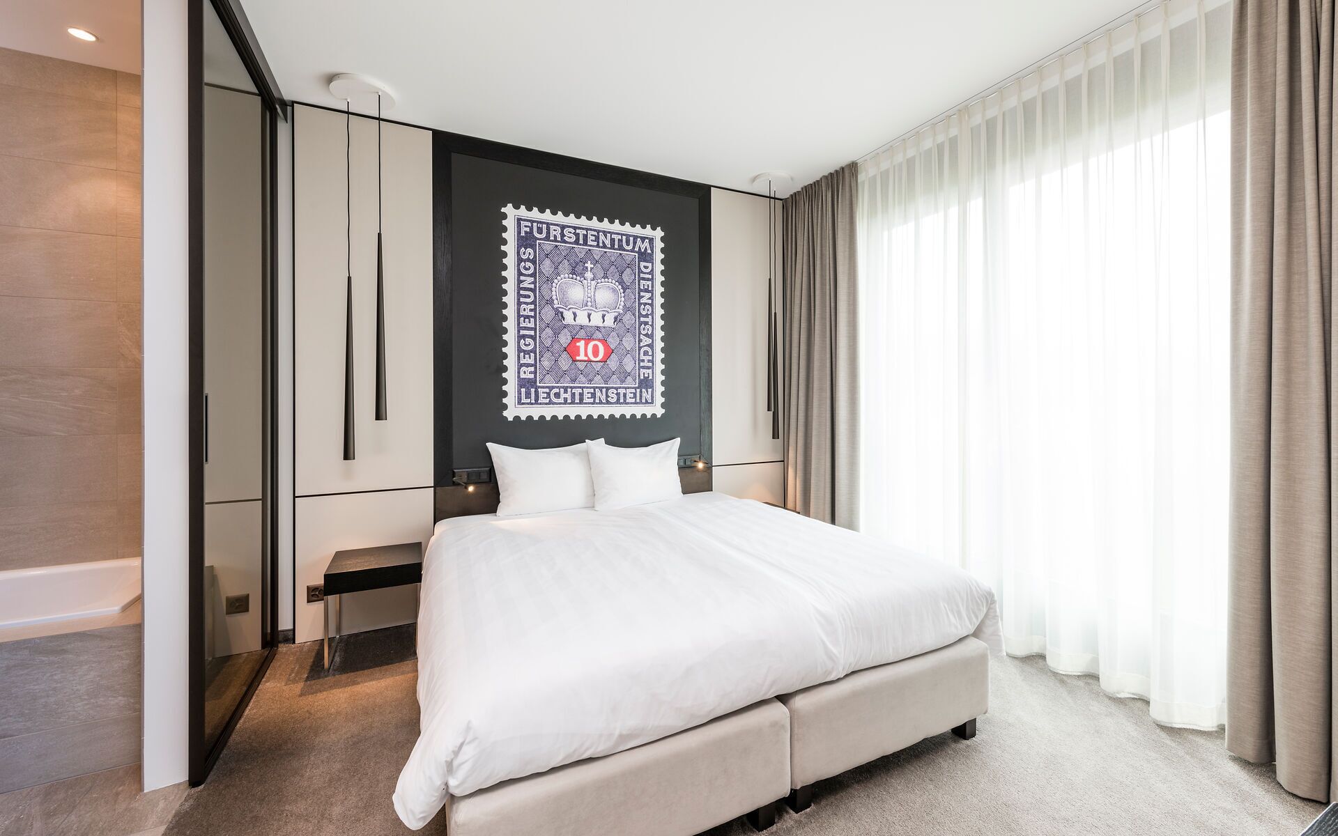 Standard Suite | Premium bedding, in-room safe, desk, laptop workspace