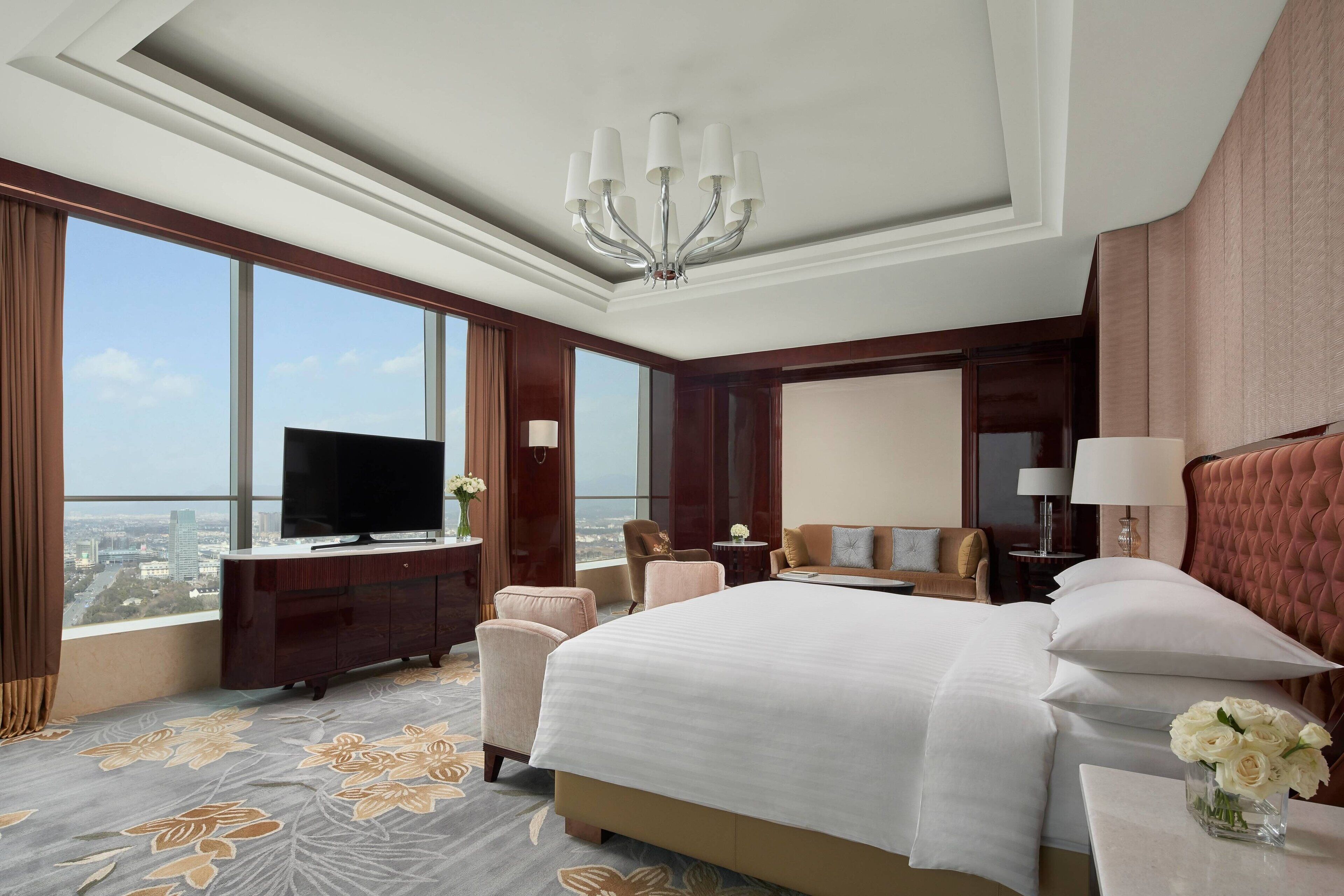 1 bedroom, premium bedding, pillow-top beds, minibar