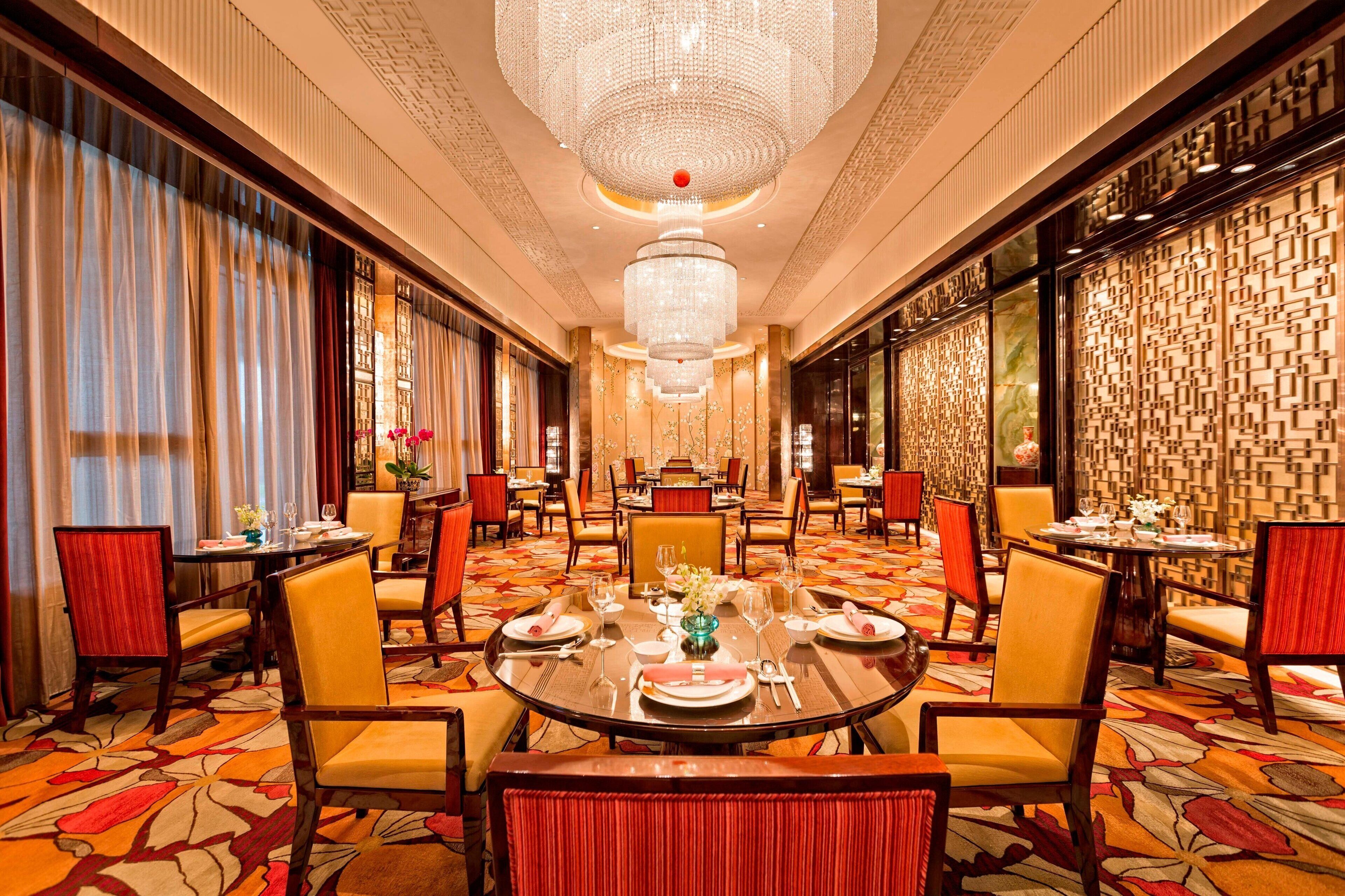 3 restaurants, breakfast, lunch, dinner served; international cuisine