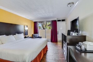 Daunenbettdecken, Schreibtisch, Verdunkelungsvorhänge