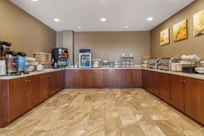 Free daily continental breakfast - Comfort Suites Manheim - Lancaster (Manheim)