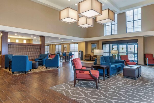 Lobby - Comfort Suites Manheim - Lancaster (Manheim)