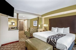 Deluxe Suite, 1 King Bed, Non Smoking - La Quinta Inn & Suites by Wyndham Kearney (Kearney)