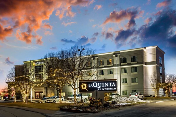 Exterior - La Quinta Inn & Suites by Wyndham Kearney (Kearney)