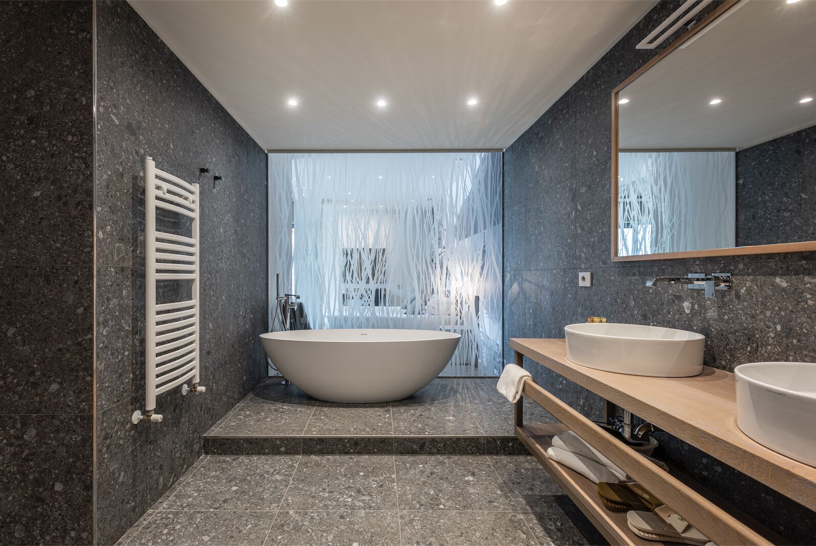 romantic suite, lake view | 1 bedroom, in-room safe, desk, free wifi