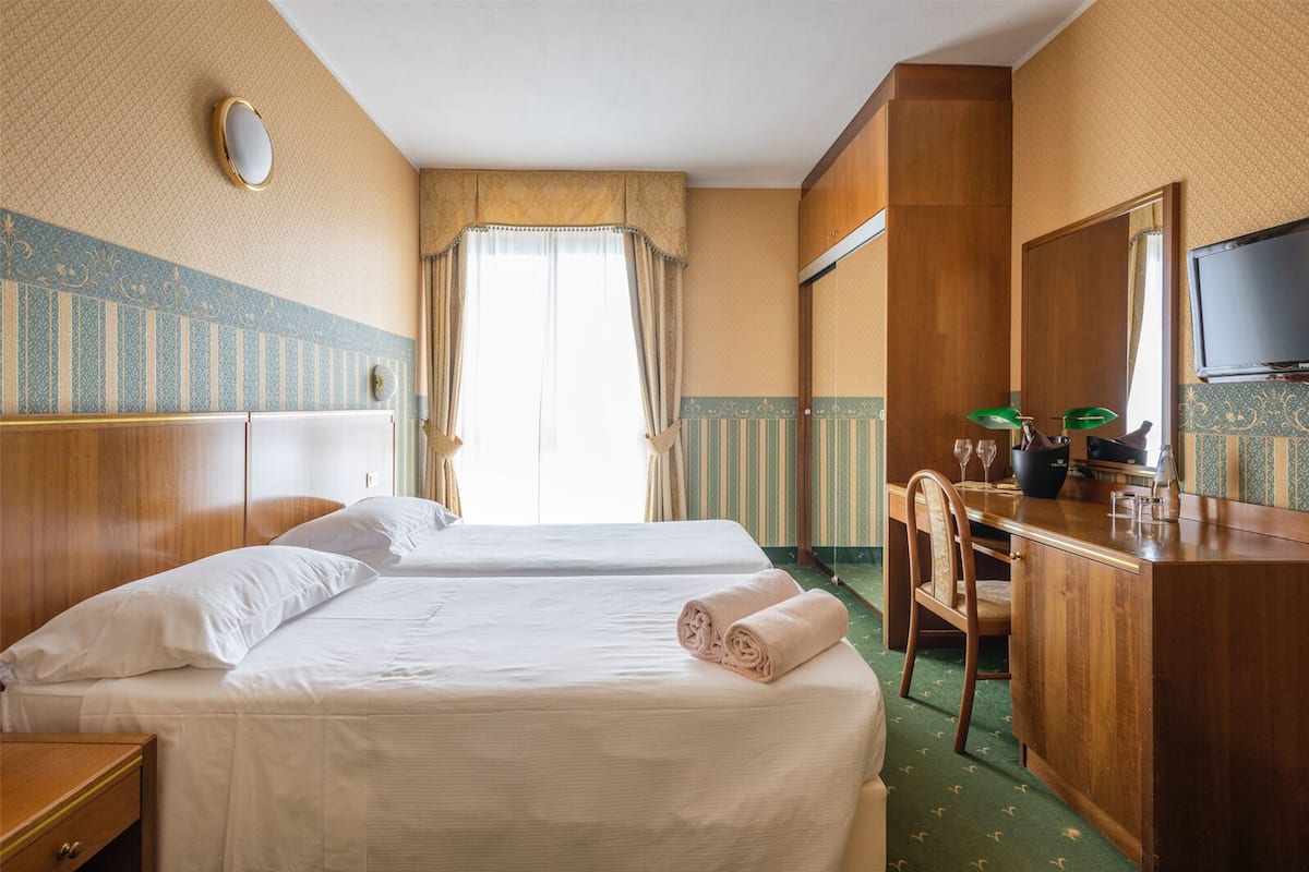 In-room safe, desk, free WiFi, bed sheets