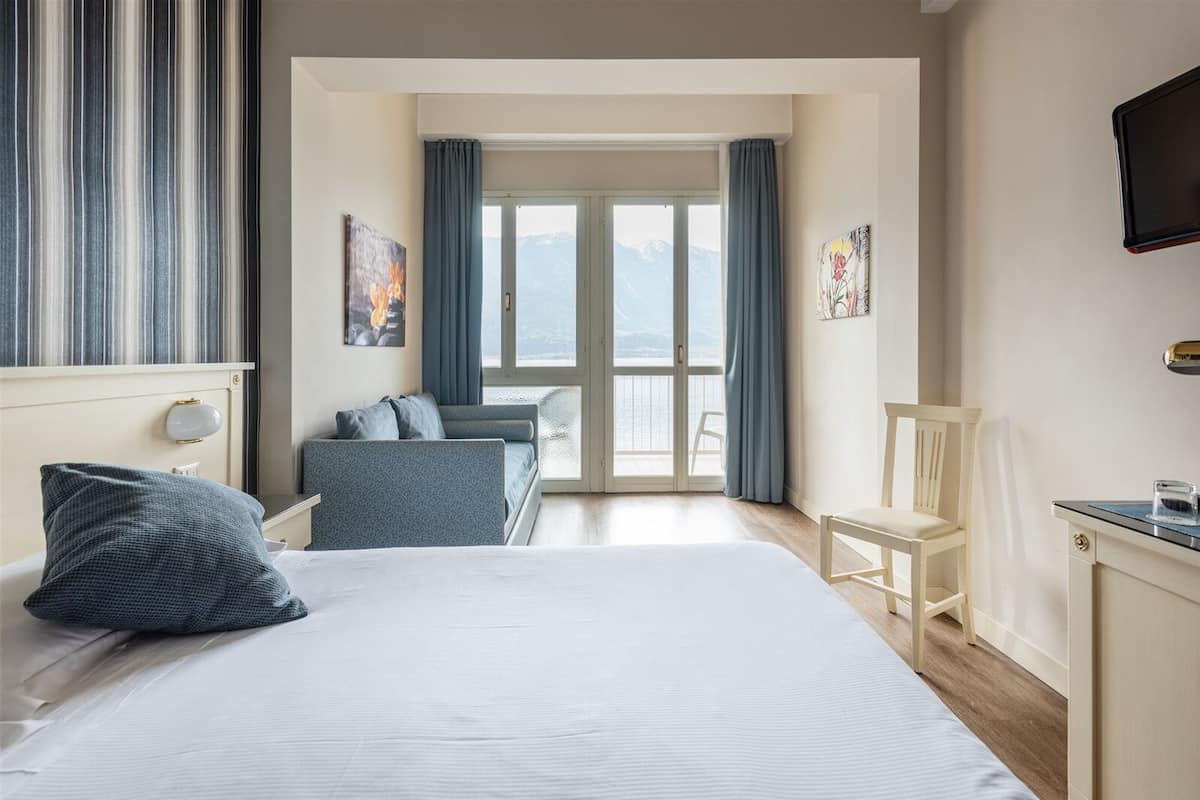 In-room safe, desk, free WiFi, bed sheets