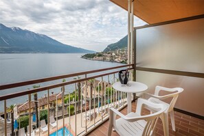 Comfort Double or Twin Room, Lake View | In-room safe, desk, free WiFi, bed sheets - Hotel Splendid Palace (Limone sul Garda)
