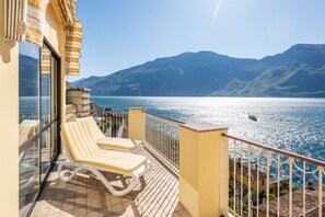 Panoramic Suite, Lake View | In-room safe, desk, free WiFi, bed sheets - Hotel Splendid Palace (Limone sul Garda)
