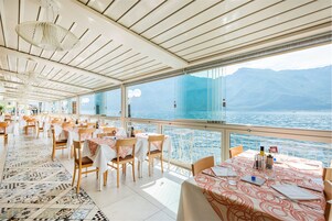 Lunch, dinner served; local cuisine, alfresco dining 