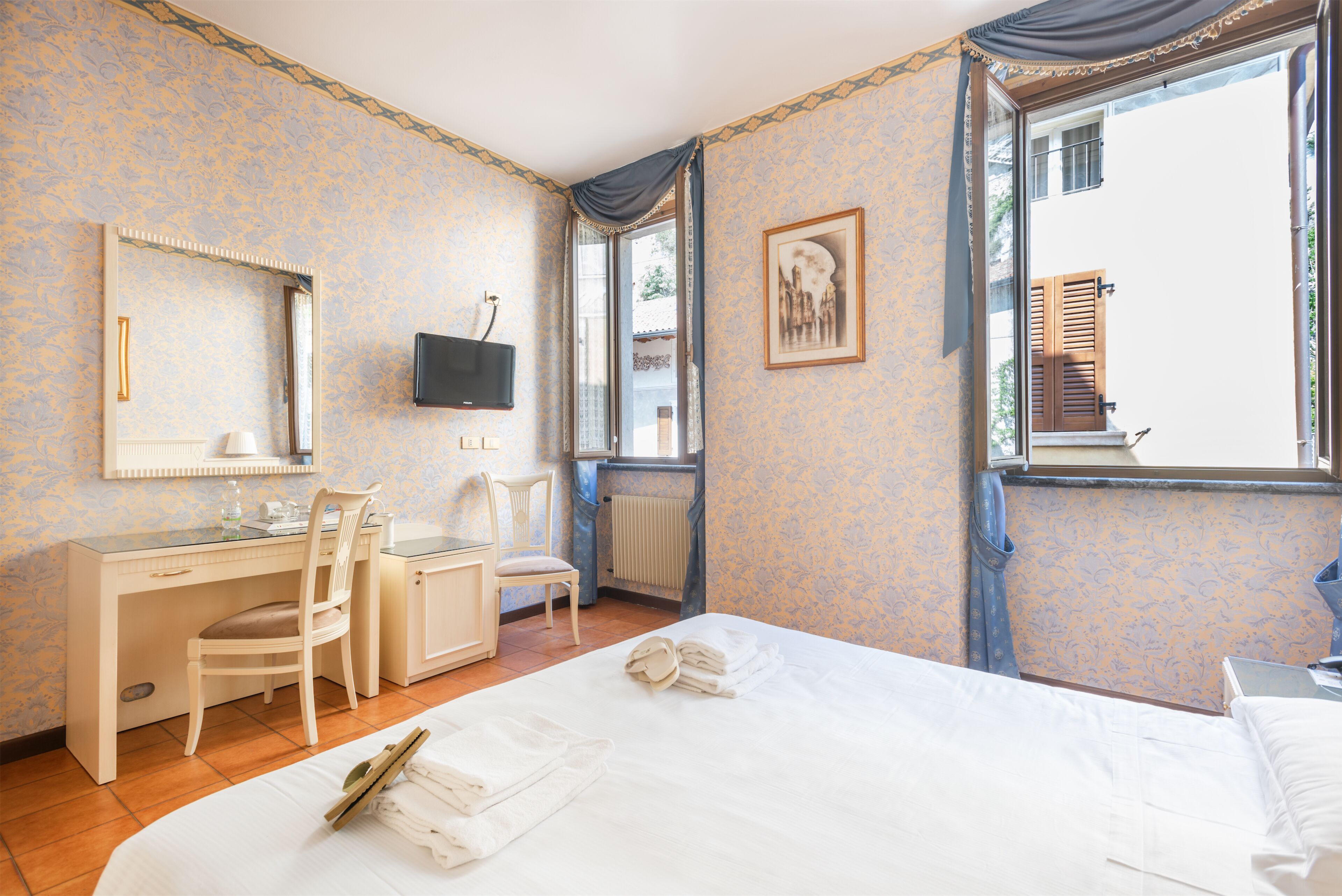 double or twin room, city view | desk, free wifi