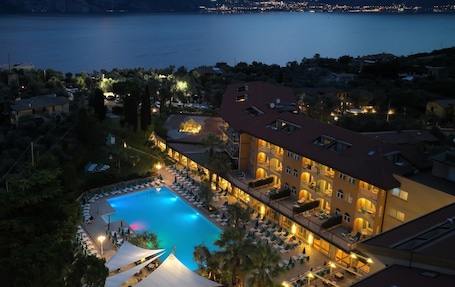 Front of property – evening/night. Hotel Majestic Palace