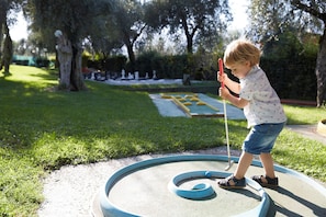 Mini-golf