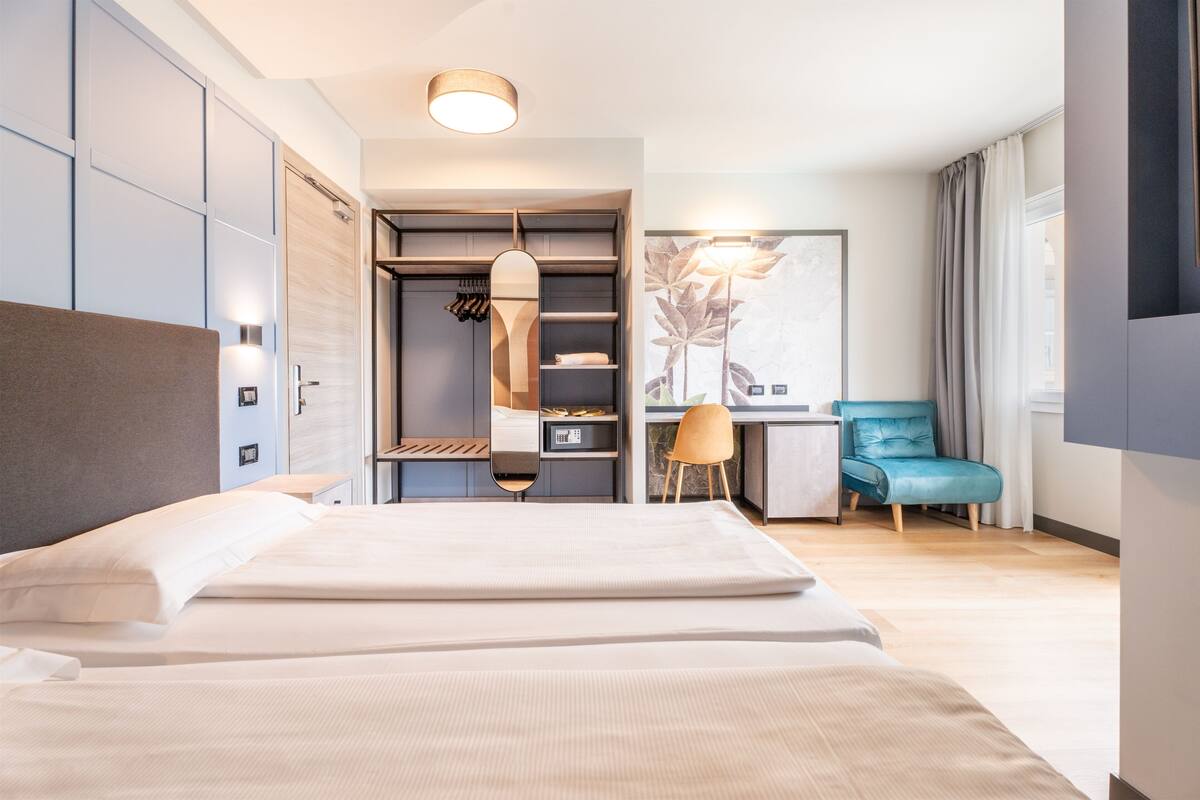 comfort triple room | 1 bedroom, in-room safe, soundproofing, free wifi