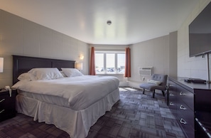 Ropa de cama de alta calidad, cortinas blackout y wifi gratis