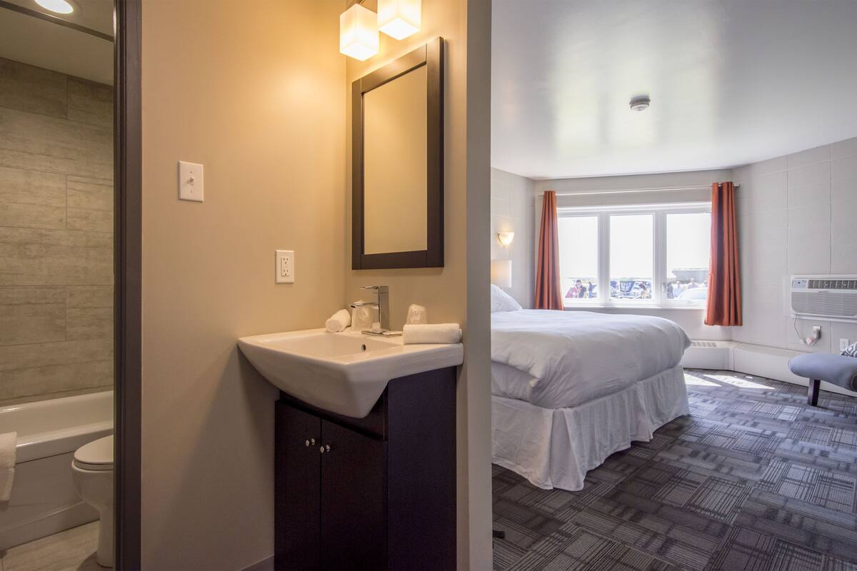 Habitación doble Premium, 1 cama King size | Ropa de cama de alta calidad, cortinas blackout y wifi gratis 