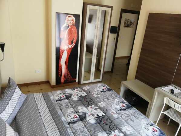 Room - Hollywood Bed & Breakfast (Villarosa)