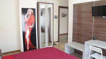 Premium bedding, desk, soundproofing, cribs/infant beds