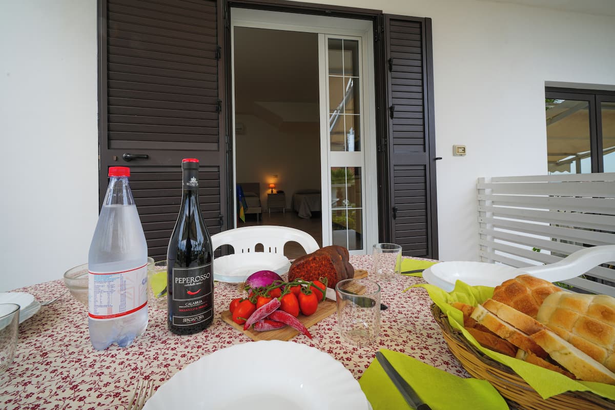 Perusstudio (Mono 3 pax) | Terassi/patio