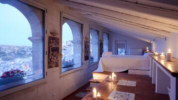 Hochwertige Bettwaren, Minibar, Zimmersafe, kostenloses WLAN