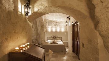Luxury Studio Suite, Jetted Tub