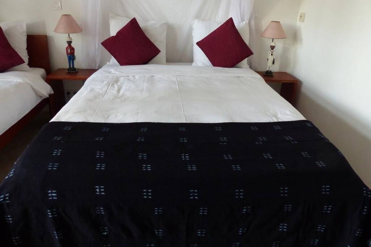 Coffres-forts dans les chambres, bureau, rideaux occultants