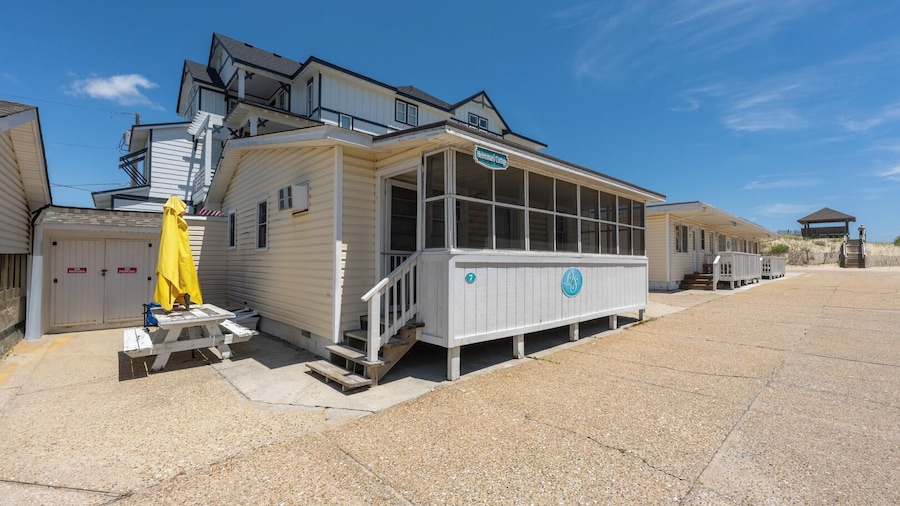 Oceanside Court by Kees Vacations