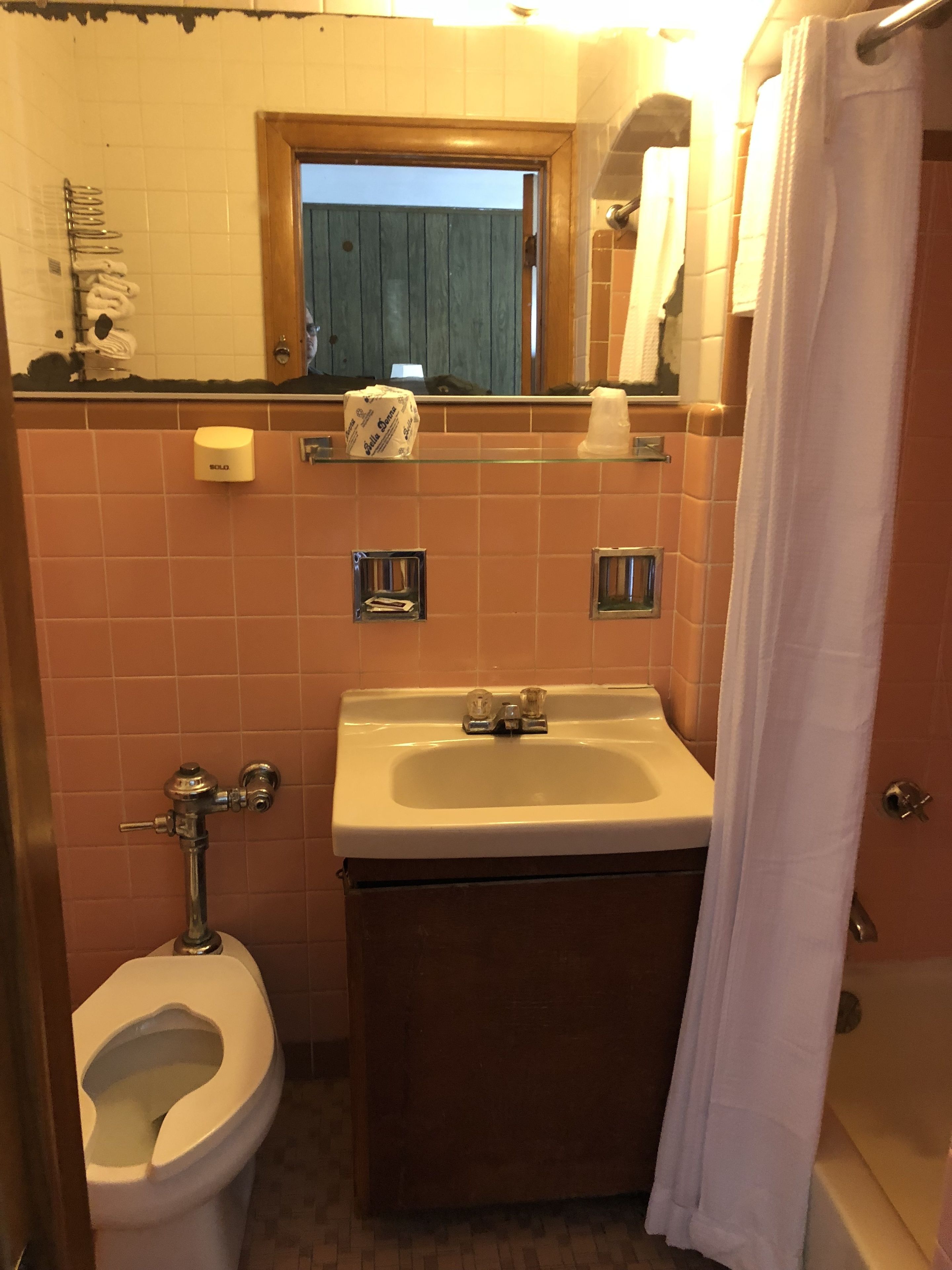 Vòi sen/bồn tắm kết hợp, khăn tắm 