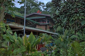 ด้านหน้าที่พัก