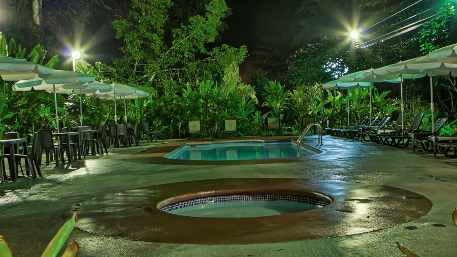 Hotel La Isla Inn