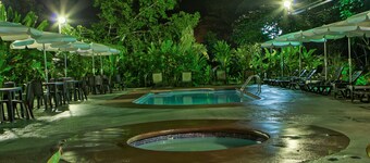 Hotel La Isla Inn