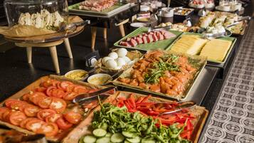 Desayuno buffet todos los días (con cargo)