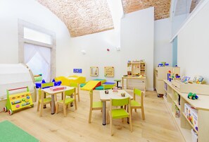 Innen-Kinderspielplatz