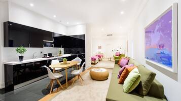 公寓, 1 間臥室 (2 Adults + 2 Children) | 客廳 | LCD 電視