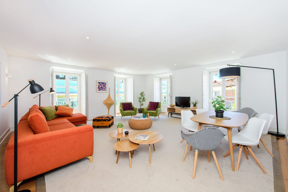 Deluxe Apartment, 2 Bedrooms (2 Adults + 4 Children) | Living room
