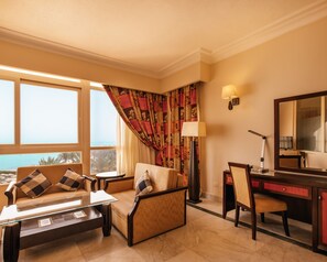 Down duvets, minibar, in-room safe, desk - AMC Royal Hotel & Spa (Hurghada)