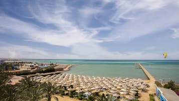 Plage privée, parasols, serviettes de plage, plongée sous-marine