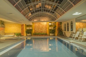 Indoor pool - Hotel Libertador (Loja)