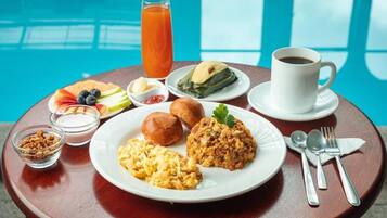 Free daily continental breakfast