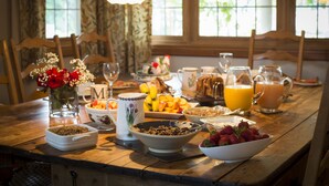 Dining - Minette Bay Lodge (Kitimat)