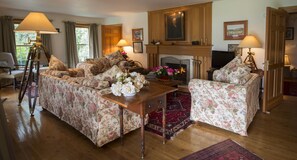 Área de estar no saguão